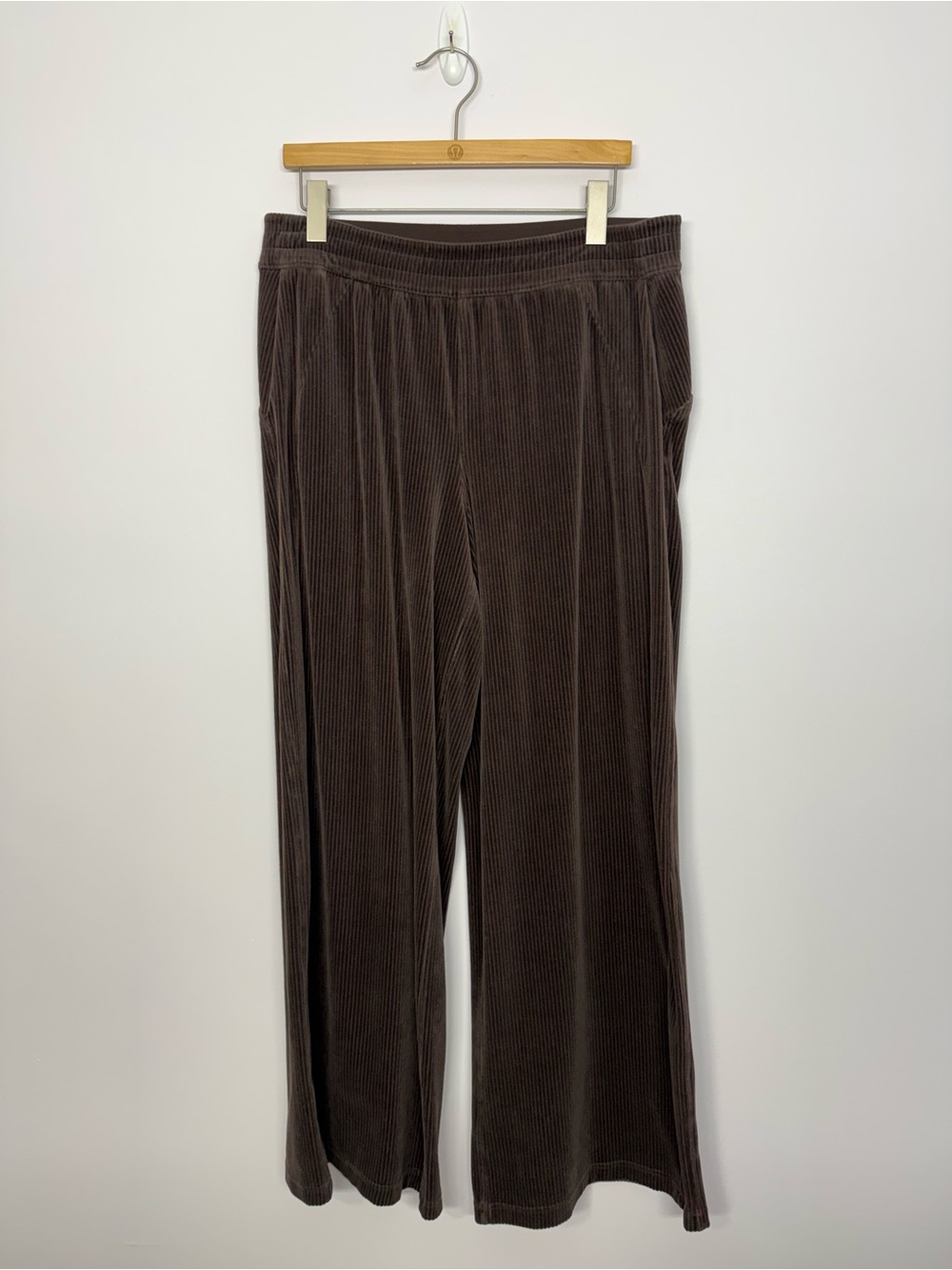 14: Lululemon Scuba Mid-Rise Wide-Leg Pant *Velvet Cord Espresso Size 12 31.5”